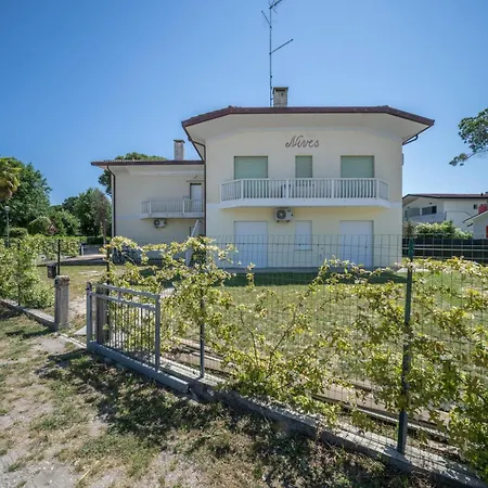 Lira 6 Apartment